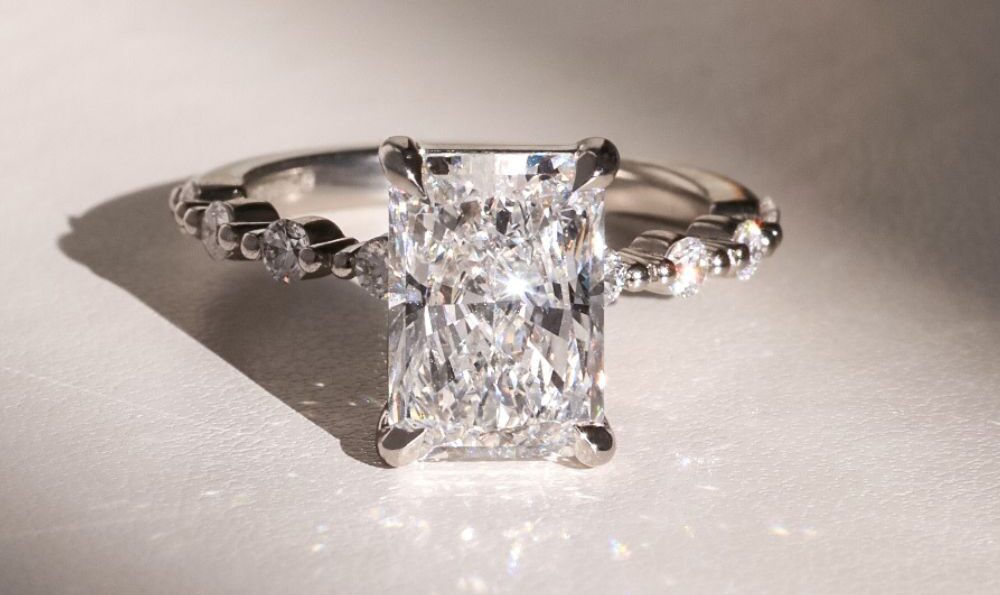 White Gold Diamond Engagement Rings: The Perfect blend of Elegance and Modernity